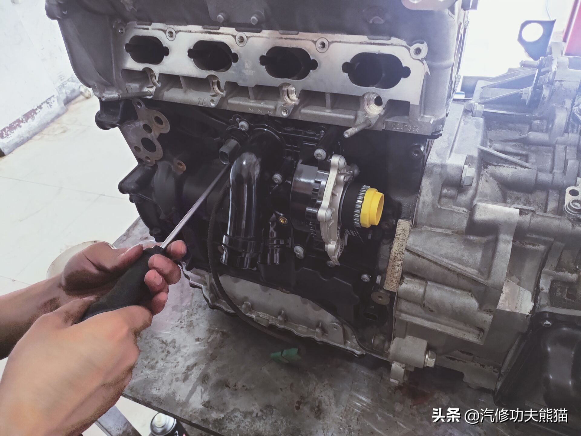 大众夏朗2014款2.0t标配烧机油吗,2016款大众夏朗1.4t发动机烧机油