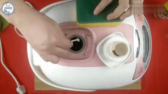 电饭锅粘锅教你一招,电饭锅粘锅了怎么清除最快