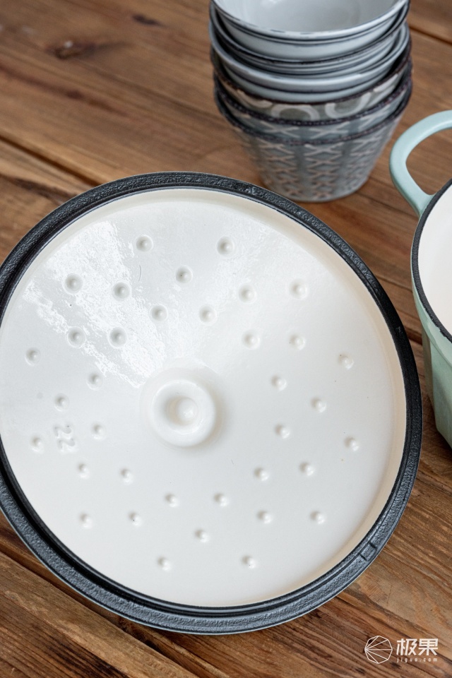 不带涂层的铸铁珐琅锅怎样开锅,高颜值的珐琅铸铁锅