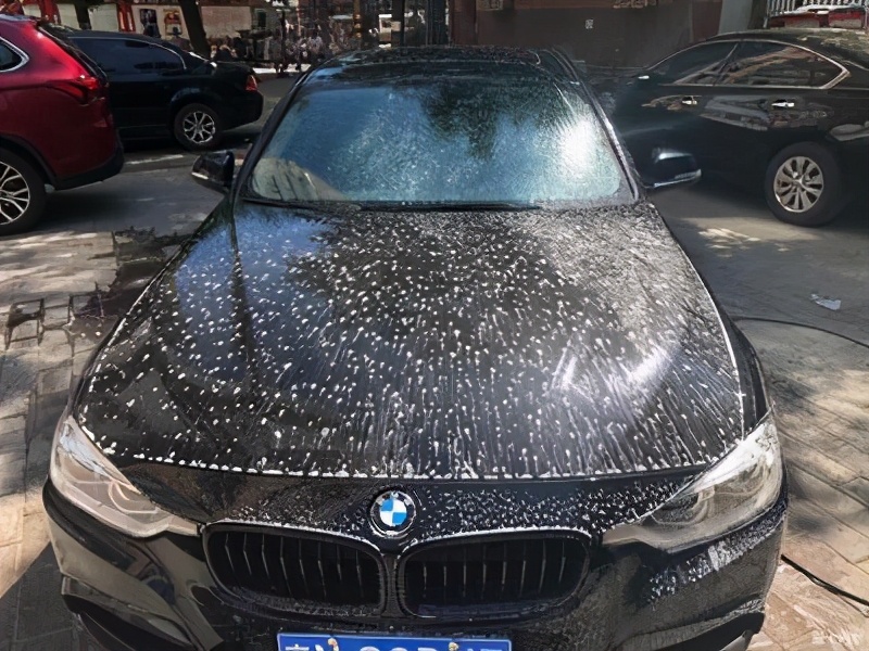 洗车不专业的坏处,洗车不干净全车有污点