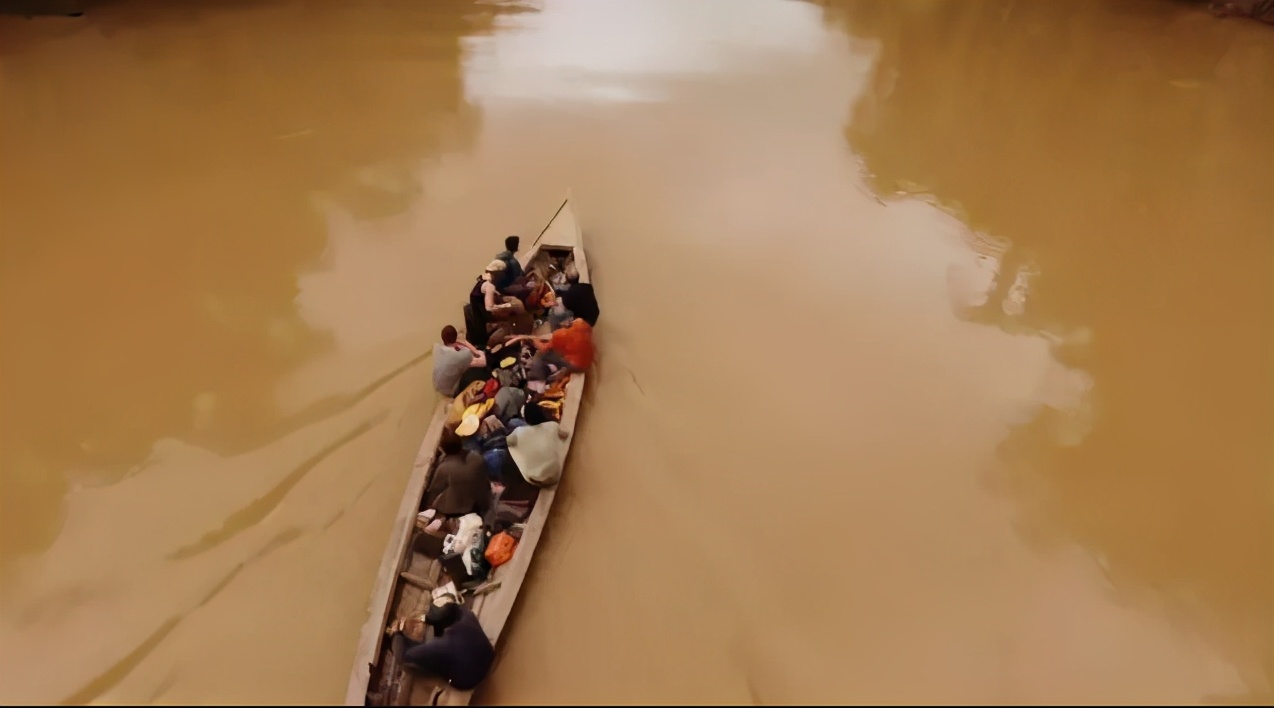 如果你突然被蛇吞下，能否划开蛇肚出逃？科学家作死实验走进蛇窝