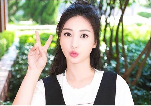 好看的无刘海扎头发方法,发量少无刘海怎么扎头发好看