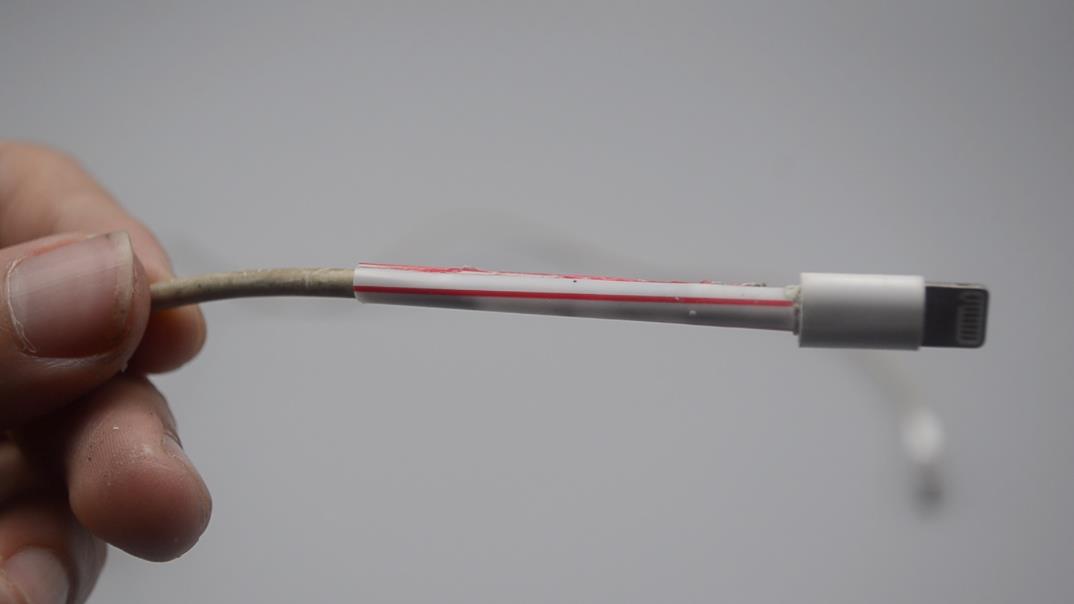 手机充电线破皮修复小妙招,手机充电线外皮破怎么修复