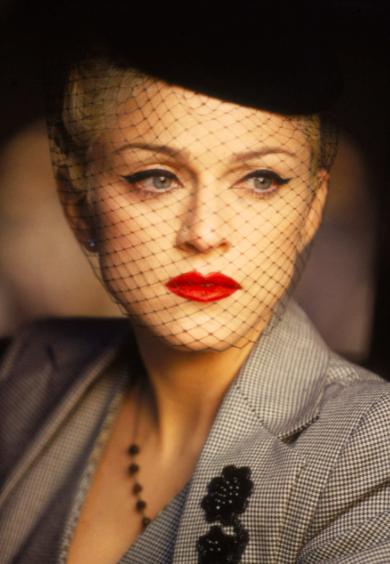 麦当娜最新秀身材照片,62岁麦当娜高调现身街头