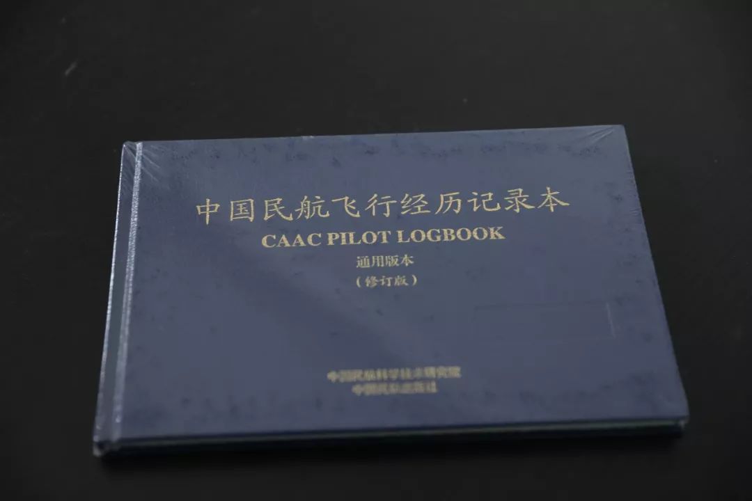 直升飞机飞行员的装备,直升机飞行员装备有哪些