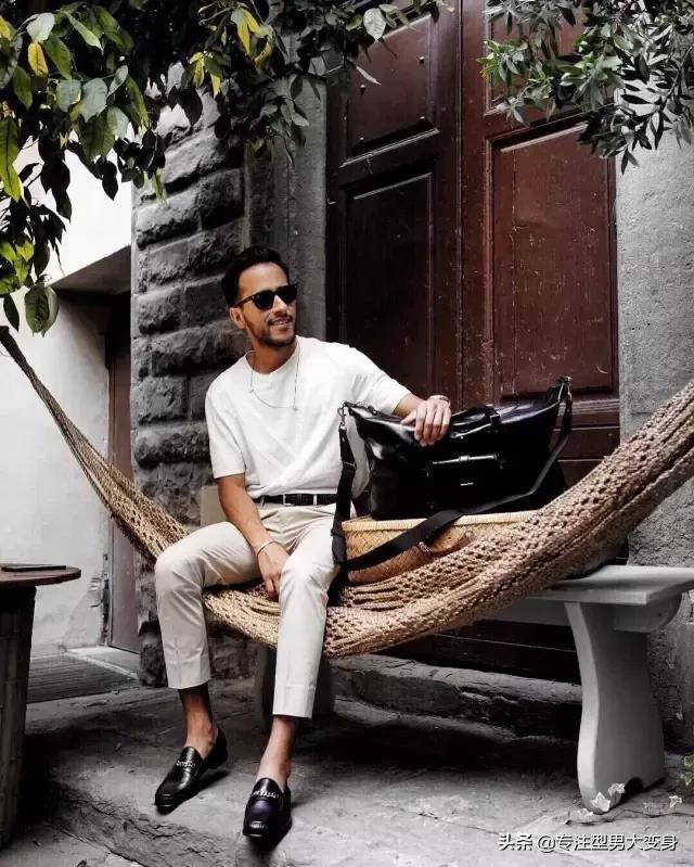 白t男生怎么穿,男人穿什么样的白衬衫好看