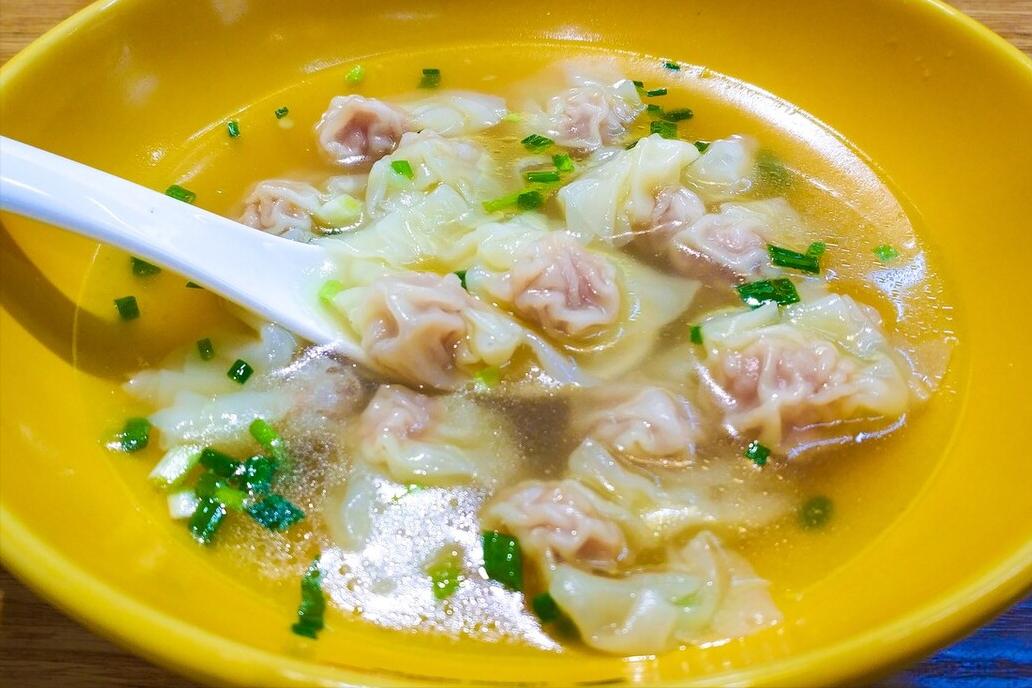 馄饨要好吃汤底是关键素材,馄饨要想做的鲜美秘诀在哪