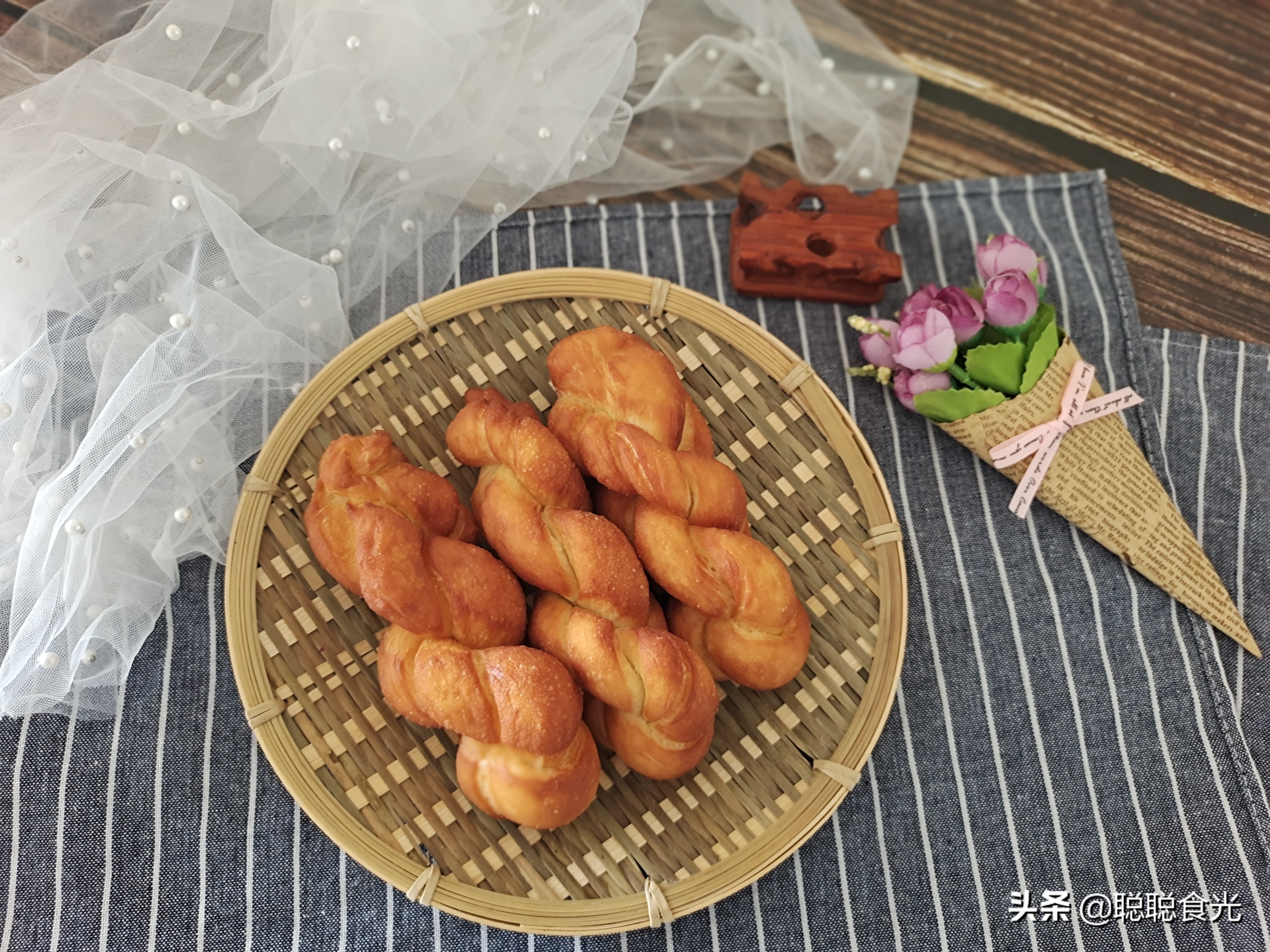 炸麻花可以用蜂蜜吗,过年小零食炸麻花做法