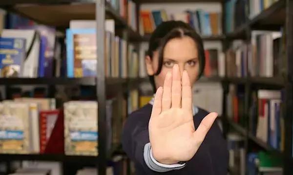 两位封后级“女卡司”，演绎人性的复杂