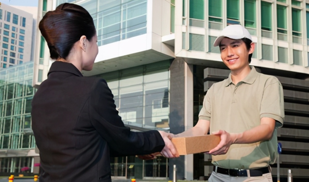 现在服装行业还敢开实体店吗,服装暴利