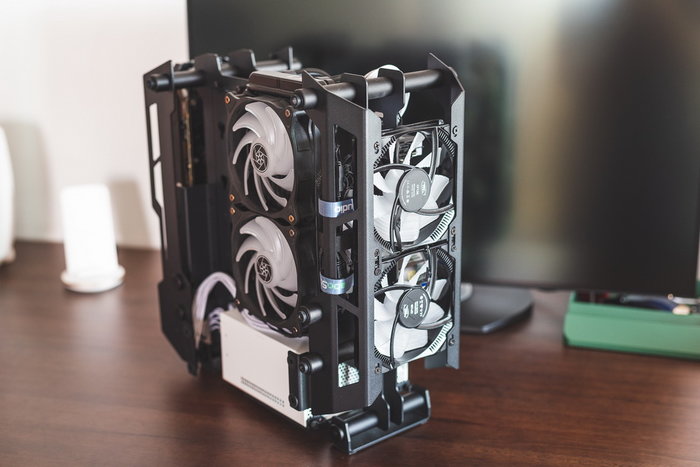 圣诞节前装一台白色的ITX性能钢炮游戏主机