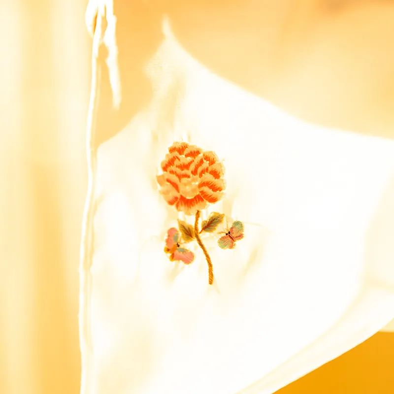 兰公子变身“巧手神探”百乐门老板娘｜纸上刺绣，别具匠心