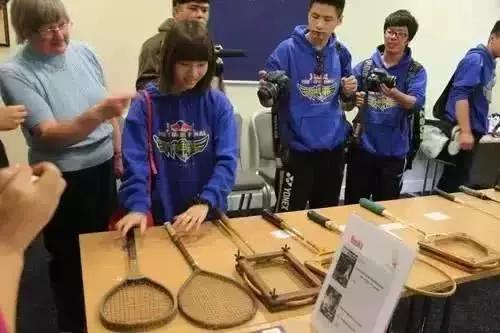 羽毛球为什么是16根羽毛,羽毛球一直是一样的握拍吗