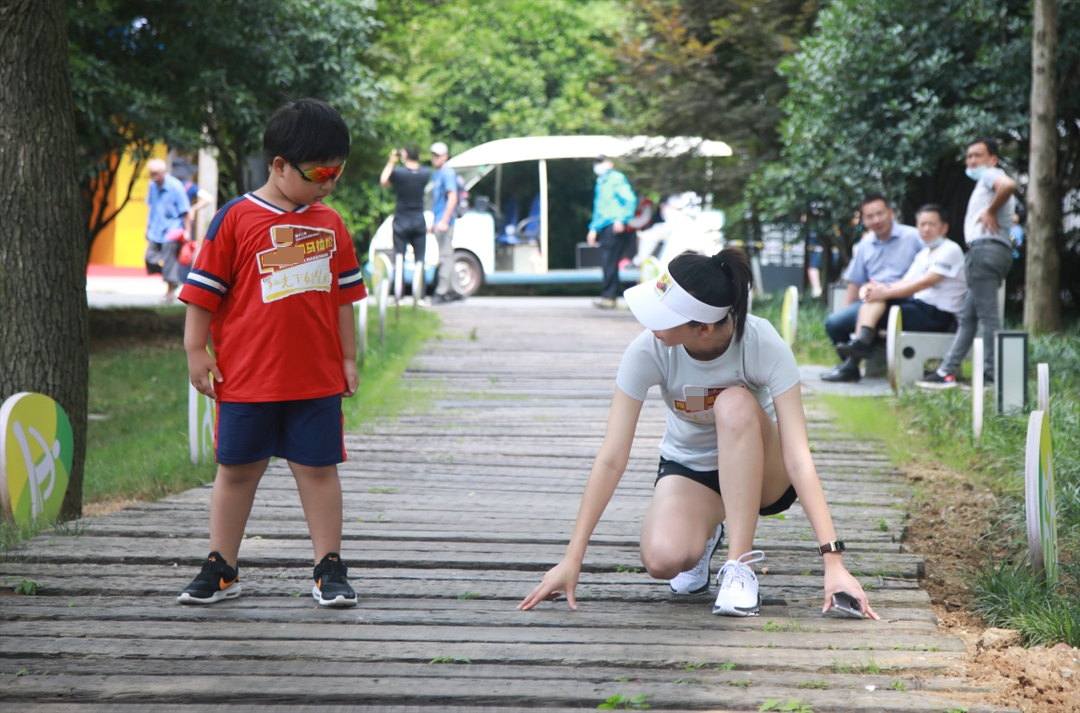 唐一菲和儿子日常,唐一菲近期和孩子照片