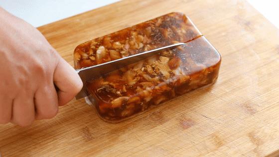 猪蹄汤剩下的猪蹄怎么做猪蹄冻,猪蹄冻里猪蹄和猪皮的比例