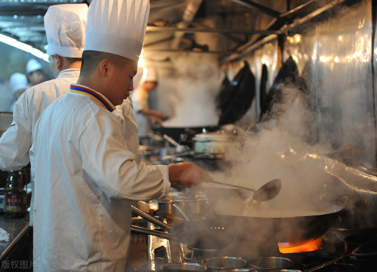 炖肉菜什么时候放盐,萝卜炖肉是先放盐还是后放盐