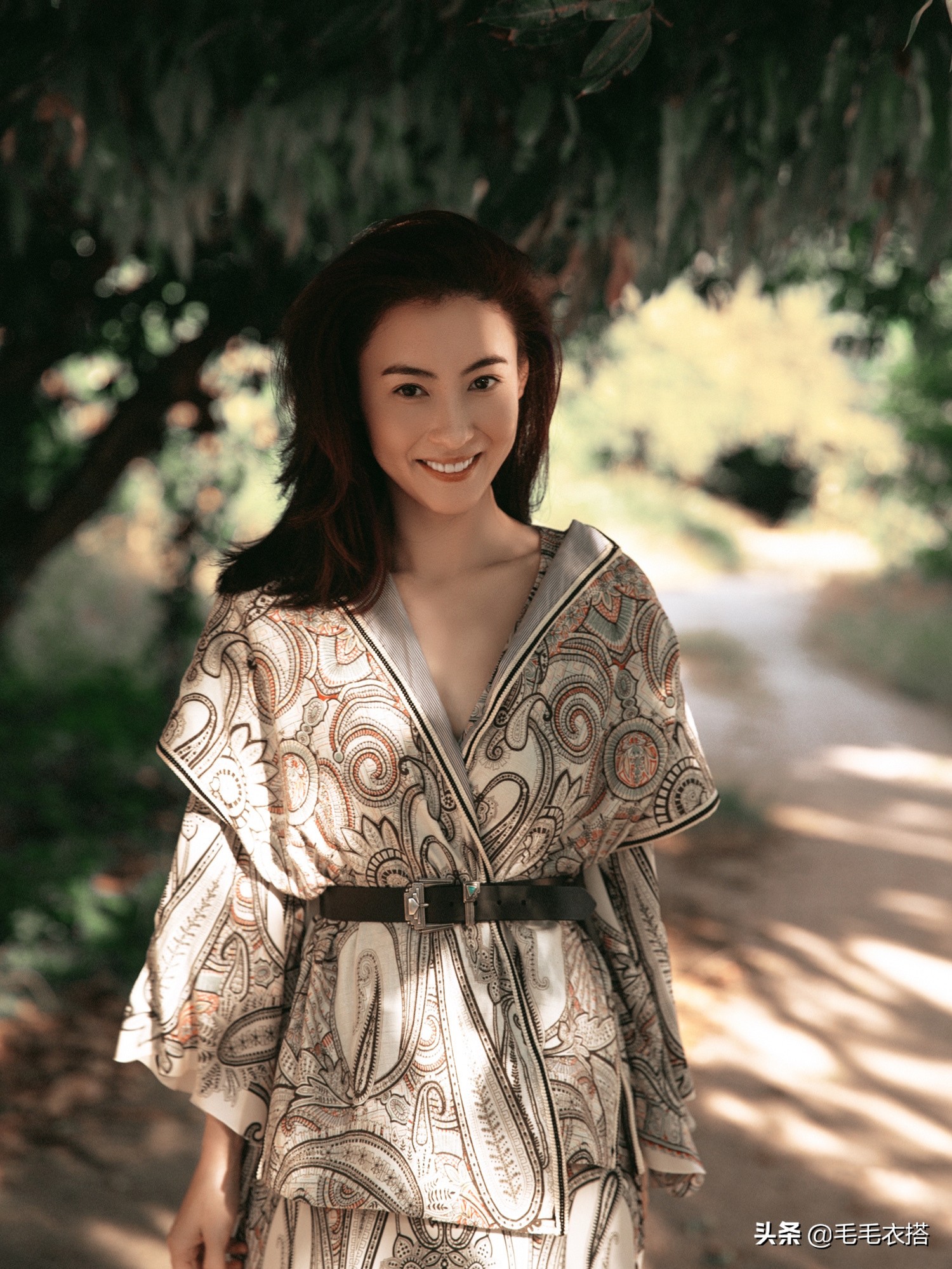 如何养成自然上镜脸,长得土气不上镜