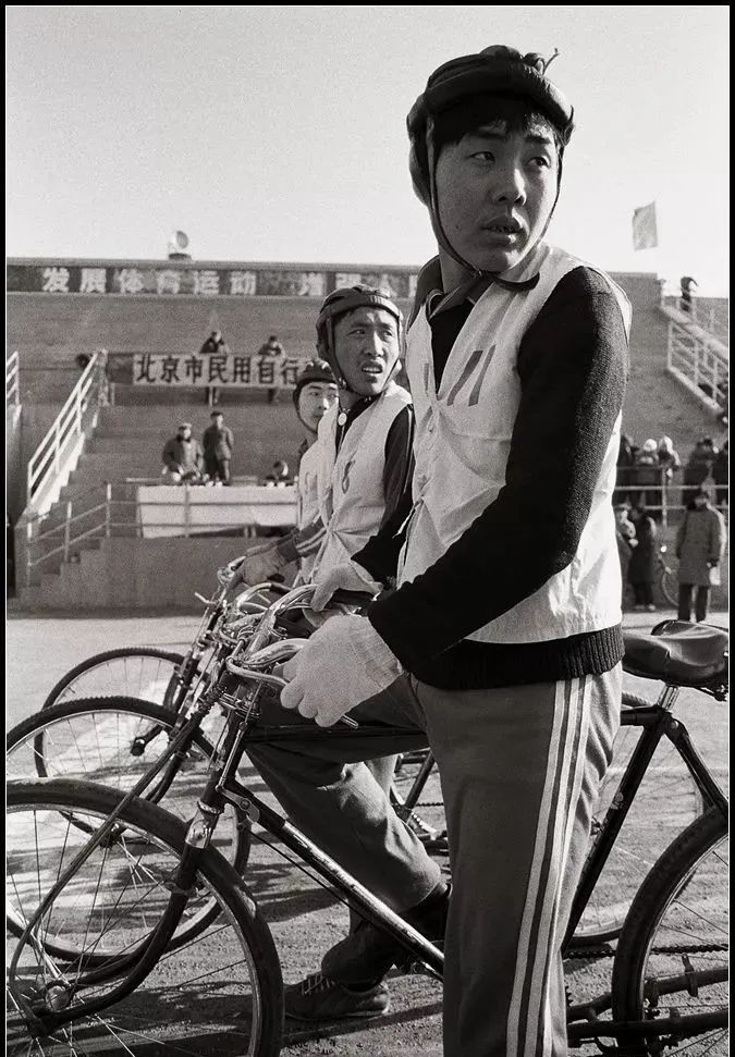 40年前的照片满满的回忆,致青春致回忆三十年前的老照片