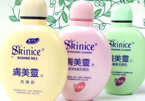 睡前坚持这三件事皮肤会越来越好,女人每晚睡前必做4件事