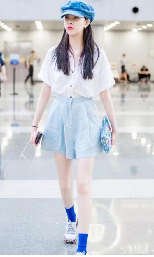 宋妍霏在家试衣服,宋妍霏参加节目的衣服