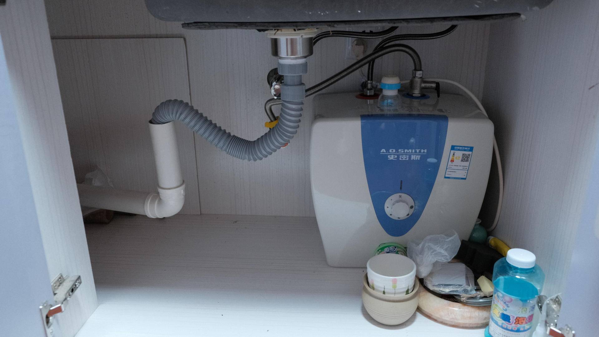 小厨房净水器空间巧妙利用,即热型小厨宝加装净水器的方法