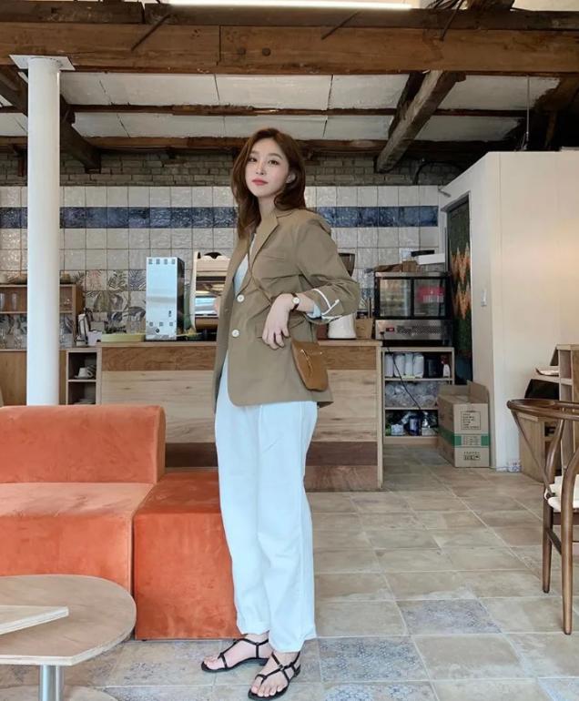 喜欢买衣服的女人最漂亮,喜欢买衣服的女人视频