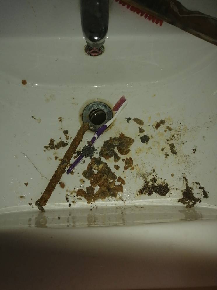 电热水器镁棒烂了怎么处理,热水器镁棒锈蚀了怎么取出来