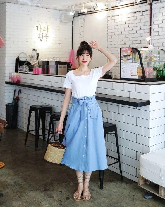 牛仔半裙怎么穿舒服又好看,比短裤显瘦的穿搭