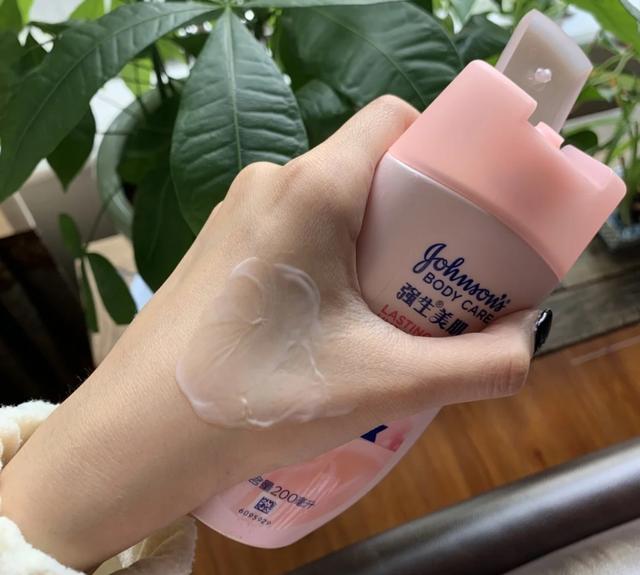 自带仙气的好用身体乳：伊丽莎白白茶清新淡雅，强生蜜桃超平价！