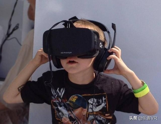 近视人群能玩vr游戏吗,vr眼镜能治疗近视吗