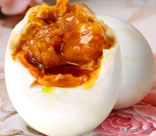 央视曝光的海鸭蛋为何一戳就流油,广西海鸭蛋流油