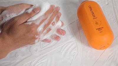 头发发质很蓬松而且很毛躁 (头发稀少不蓬松出油还厉害)