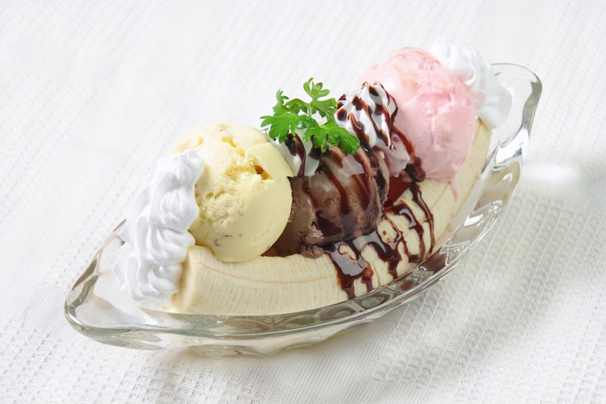 你上一次吃“香蕉船冰淇淋”是什么时候？写下青春回忆的-香蕉船