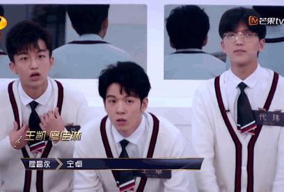 一开始我以为爱上了实力派，没想到他们还全是梗王