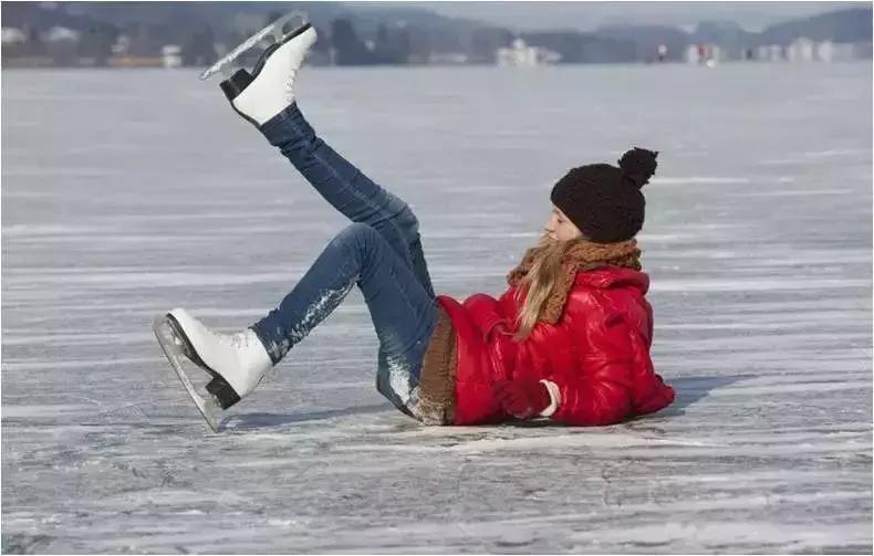 不小心摔到屁股了怎么办,不小心摔倒屁股