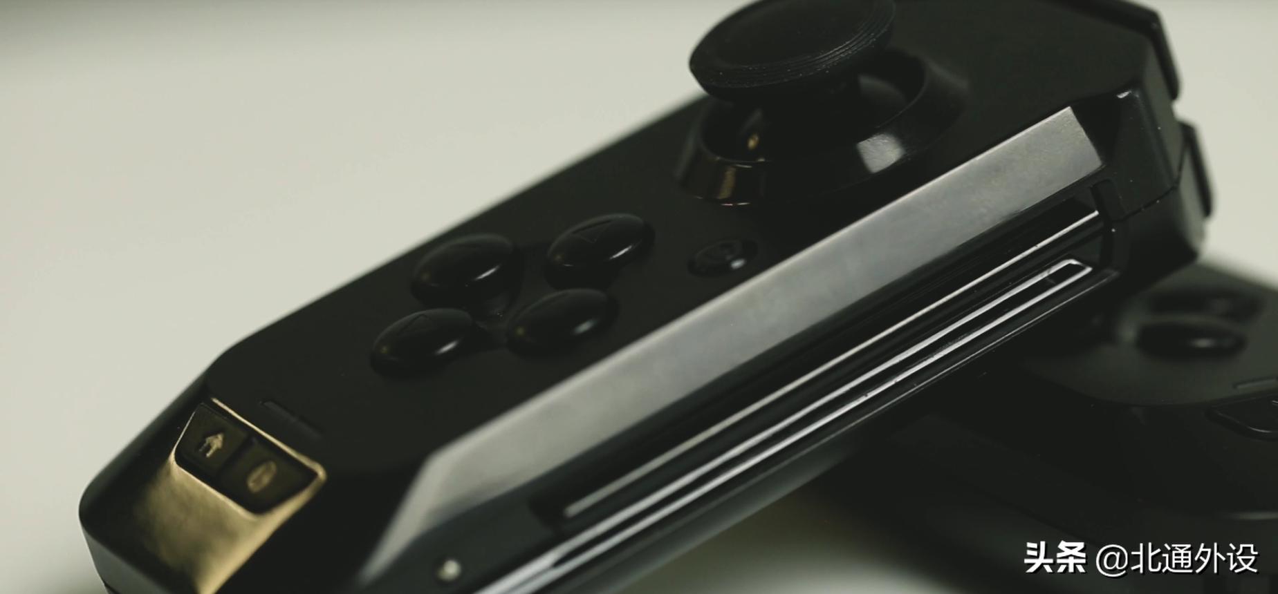 黑鲨游戏手机3原神体验,北通h2和黑鲨手柄对比