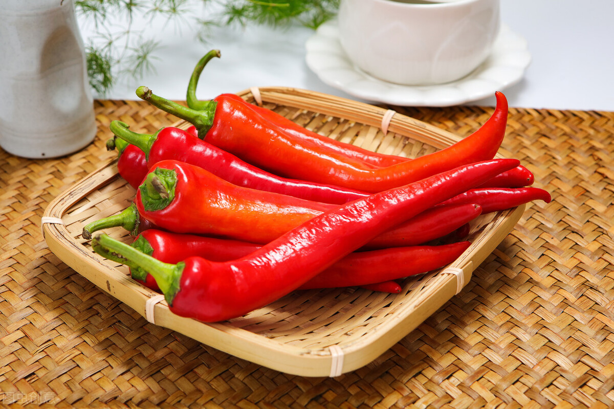 吃辣椒长痘吗,为什么吃辣椒就会长痘可以改变吗