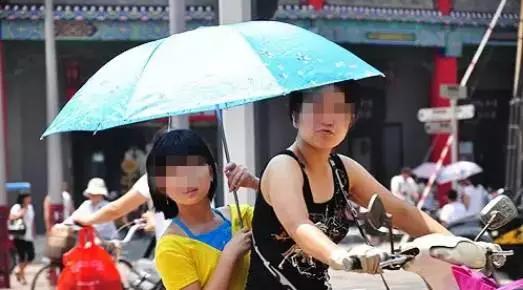 小孩脚被车轮夹破了怎么办,小孩不小心把脚卷入轮胎里