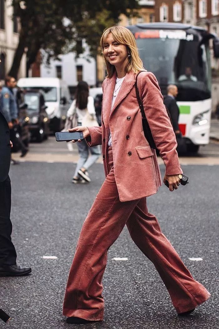 周雨彤宋妍霏谁的穿搭好,周雨彤冬季穿搭