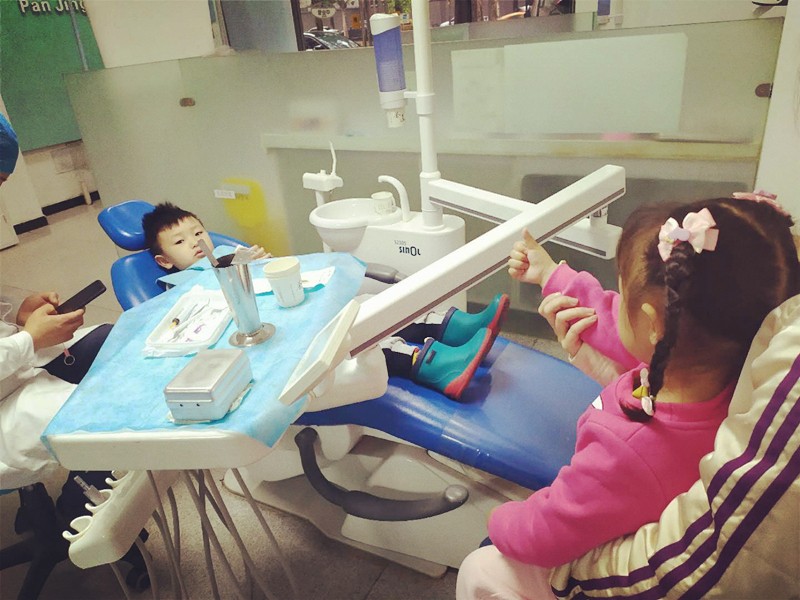 窝沟封闭适合几岁孩子做,在家给娃做窝沟封闭