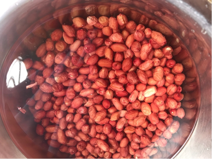 炒完的花生米凉了还是软,炒的花生米返潮了放冰箱里可以吗