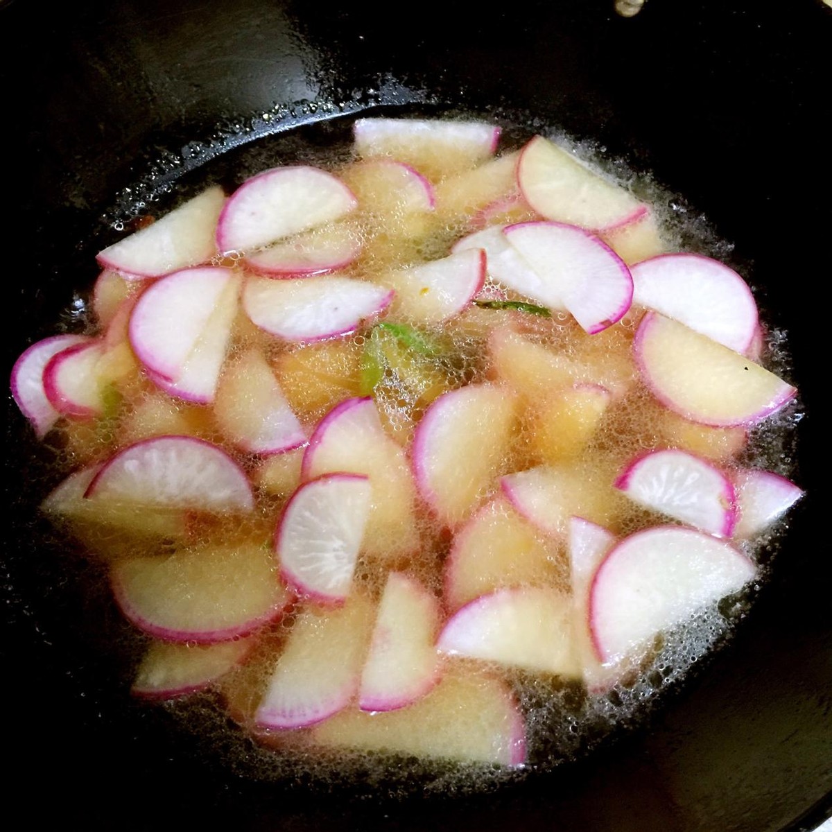 冬天强烈推荐的菜萝卜炖鱼,萝卜炖鱼有什么营养