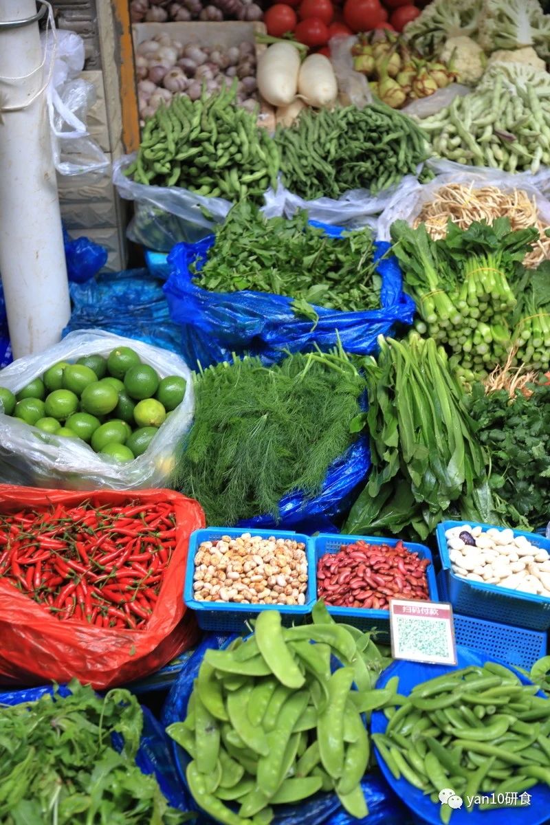 昆明滇池美食推荐菌火锅,滇池边菌子火锅