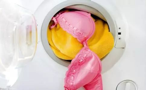 衣服在洗衣机里越洗越脏怎么办,衣服穿不脏越洗越脏是什么原因