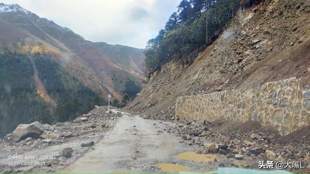 比亚迪唐穿越丙察察,4+2出行方式