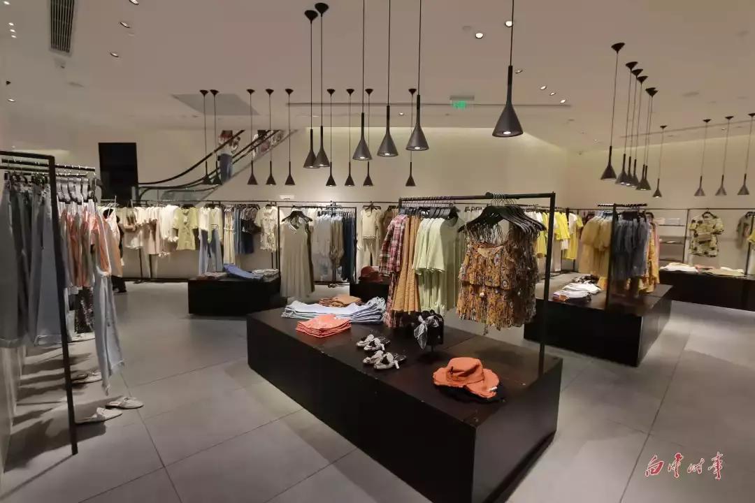 快时尚品牌ur2017,本土快时尚品牌ur的异军突起