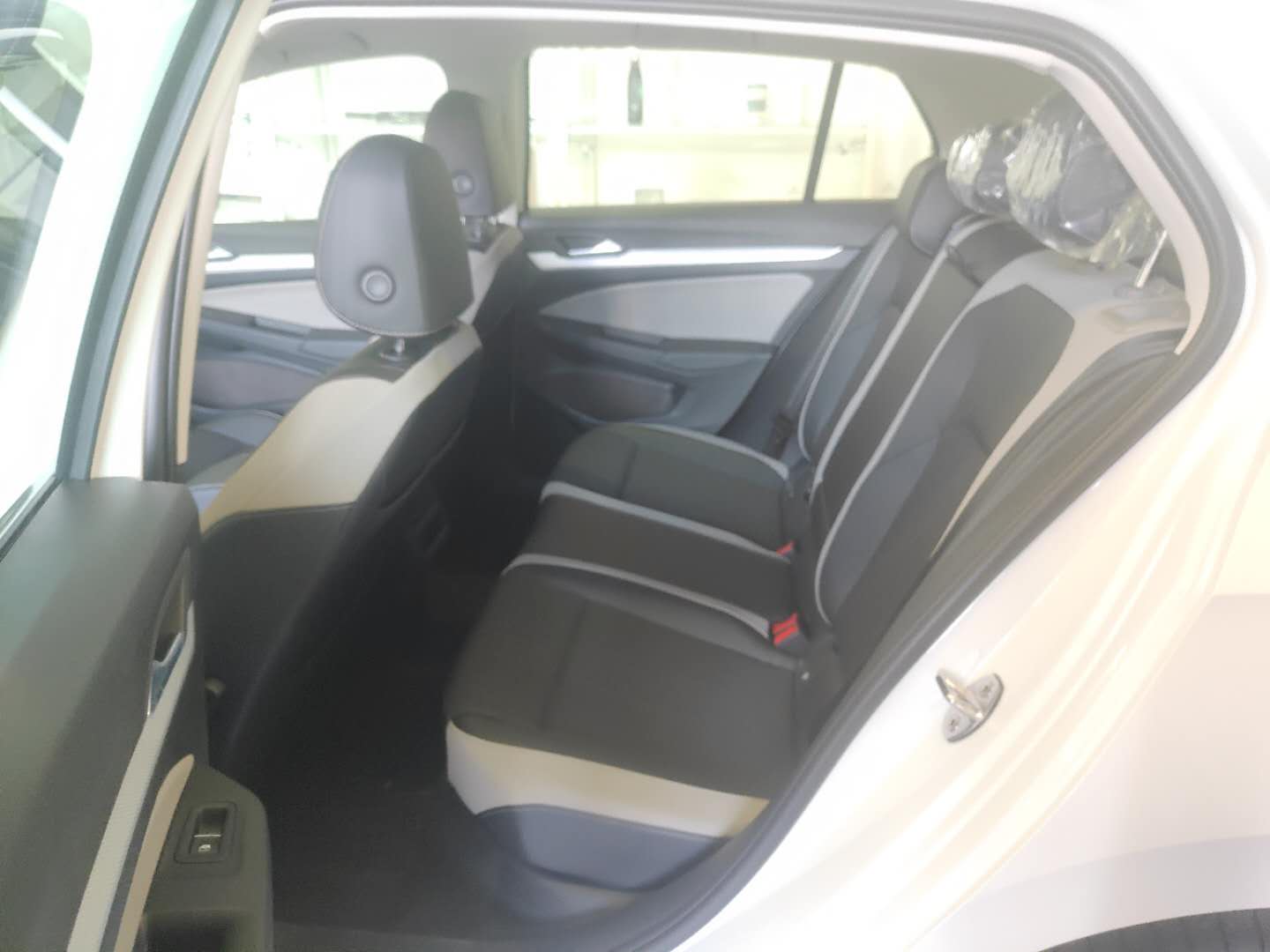 大众第八代高尔夫r-line,大众高尔夫新八代