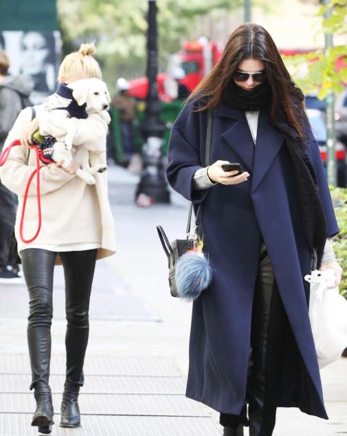 皮肤黑黄的女生穿什么颜色好看,颜值高的女人发色