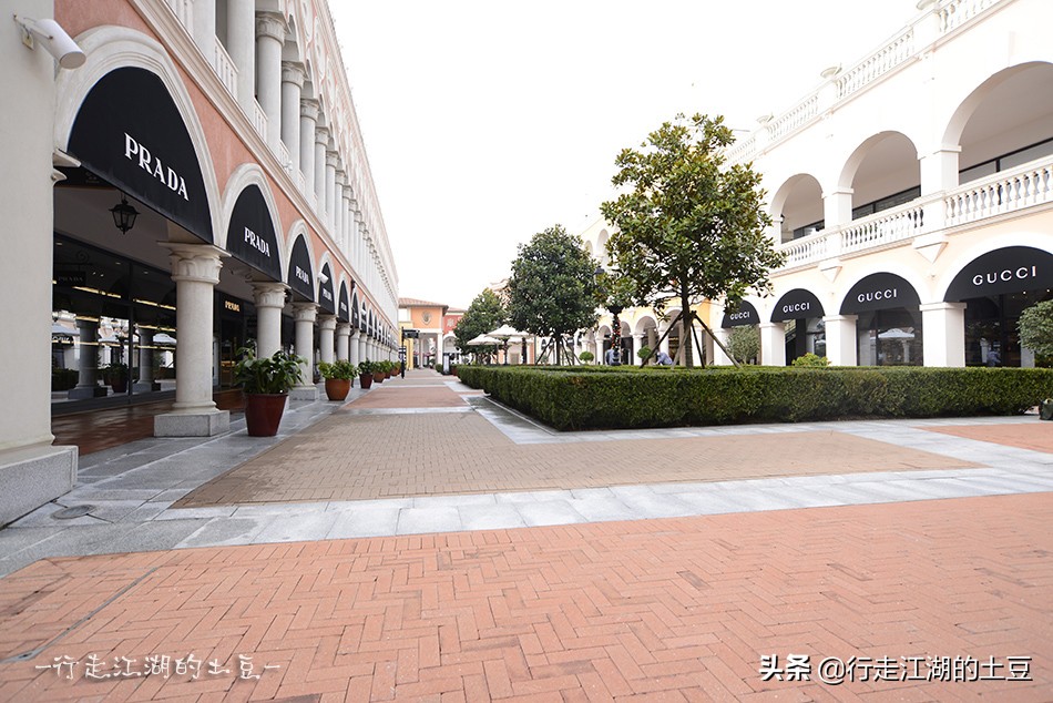 上海佛罗伦萨小镇，奥特莱斯世界名品购物中心，中国奢侈品领导者
