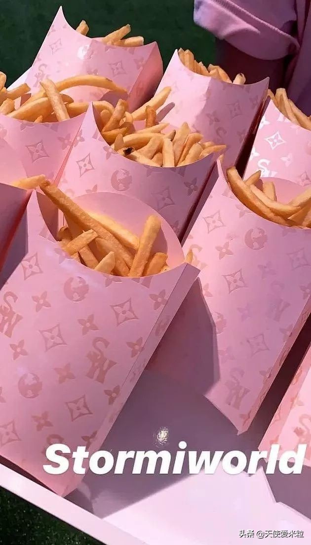 1岁的Stormi有主题乐园，7岁小七做spa，星二代究竟多烧钱？